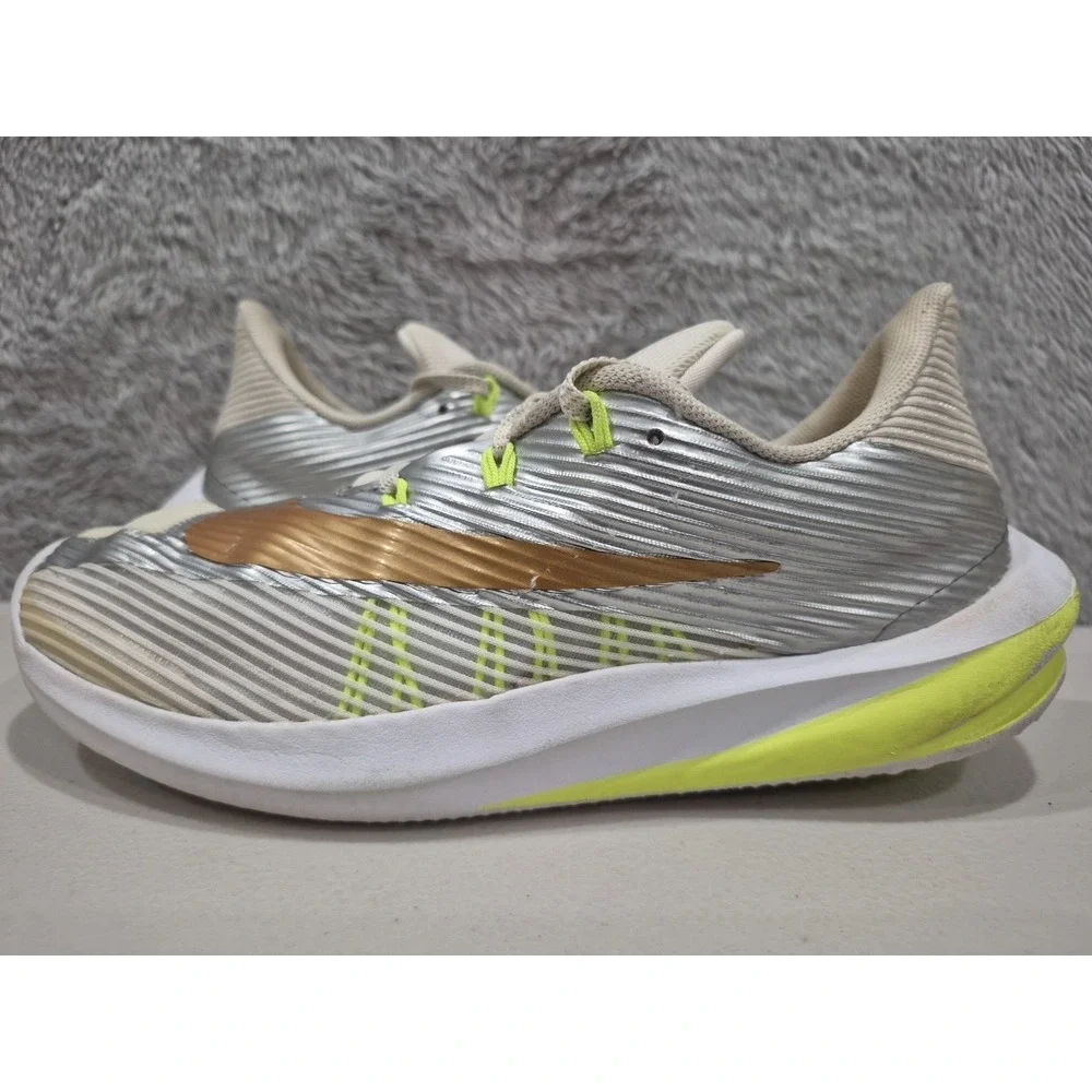 Nike Future Speed GS Chrome Metallic Running Shoes AH6747-100 Sz 5 Youth